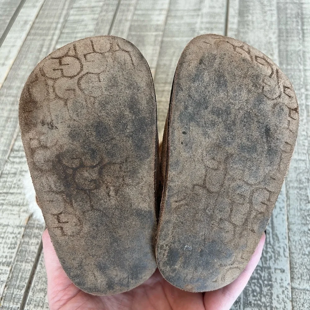 UGG Australia Toddler Boots size: Medium